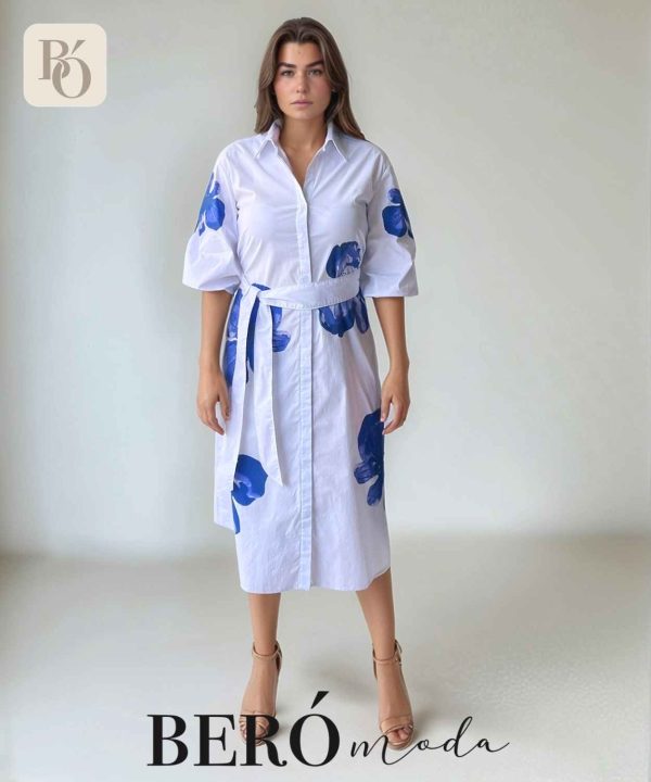 Vestido camisero blanco con estampado floral azul