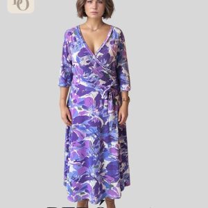 Vestido cruzado floral en tonos lilas frente